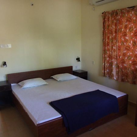 Empire Guest House Calangute Ngoại thất bức ảnh