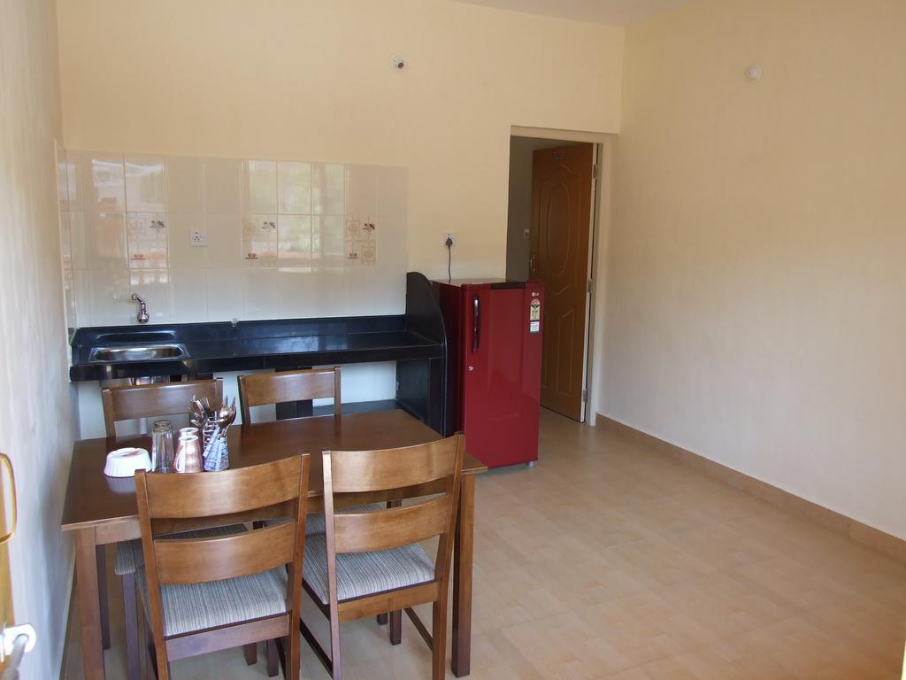 Empire Guest House Calangute Ngoại thất bức ảnh
